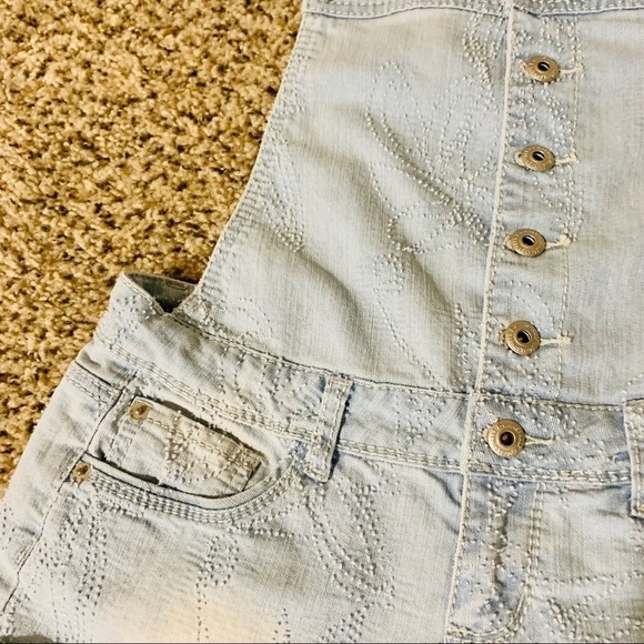 BLUE ASPHALT•light denim jumper shorts - Picture 4 of 7